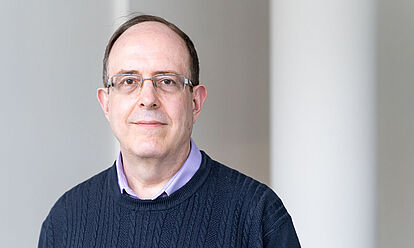 Dr. Douglas Selvage, Wissenschaftlicher Mitarbeiter