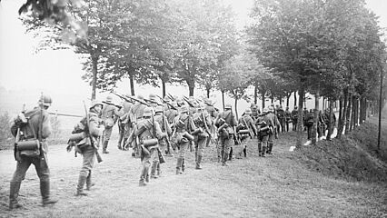 Vormarsch einer deutschen Infanterieeinheit in Polen