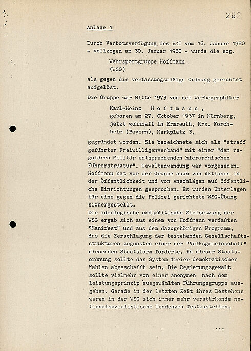 Die Anlage listet alle bekannten Informationen der Wehrsportgruppe Hoffmann auf inklusive rechtlicher Maßnahmen gegen die Gruppe.