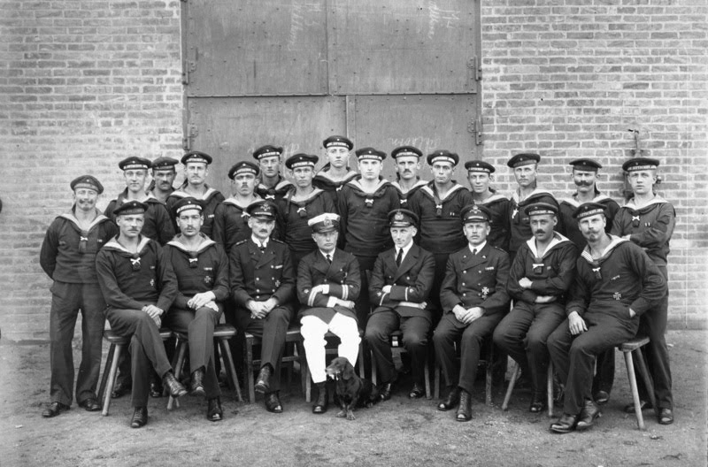 Besatzung des Zeppelin L. 35 in Uniform, 1916/1918