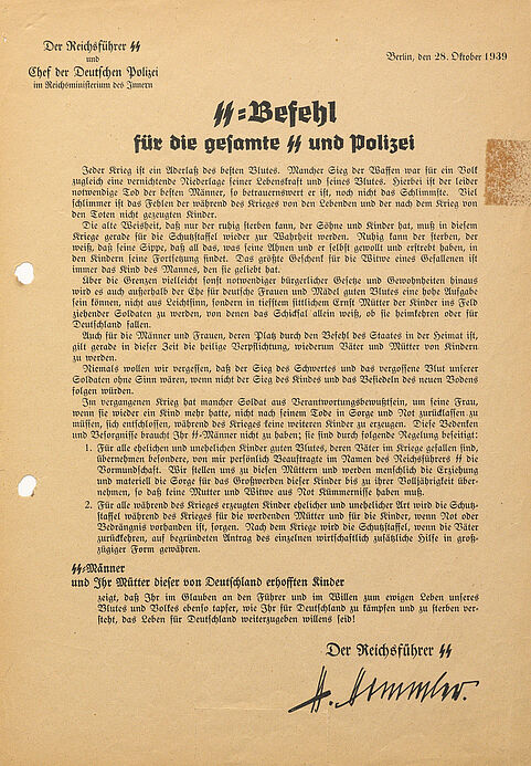 ganzseitig bedrucktes Dokument mit händischer Unterschrift