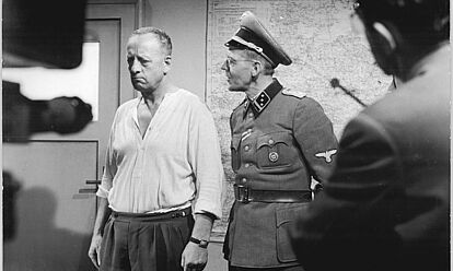 Dreharbeiten zum Film 'Nackt unter Wölfen'. Zu sehen sind Erwin Geschonneck und Herbert Köfer, 1962