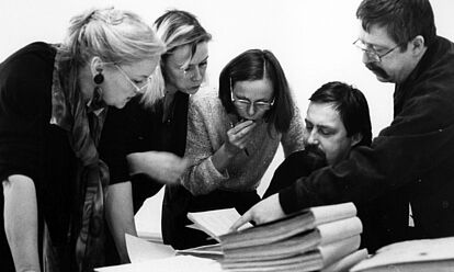 Eva-Maria-Hagen, Pamela Biermann, Katja Havemann, Jürgen Fuchs und Wolf Biermann während der ersten Akteneinsicht am 2. Januar 1992