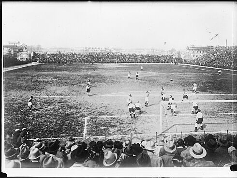 2. Fußballspiel der deutschen Nationalmannschaft gegen Italien in Mailand am 28. April 1929 (2:1 für Deutschland) 2. Fußballspiel der deutschen Nationalmannschaft gegen Italien in Mailand am 28. April 1929 (2:1 für Deutschland)