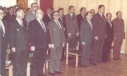 Hans Linke (1. Reihe, vierter von rechts) bei einer Dienstveranstaltung in der BV Suhl
