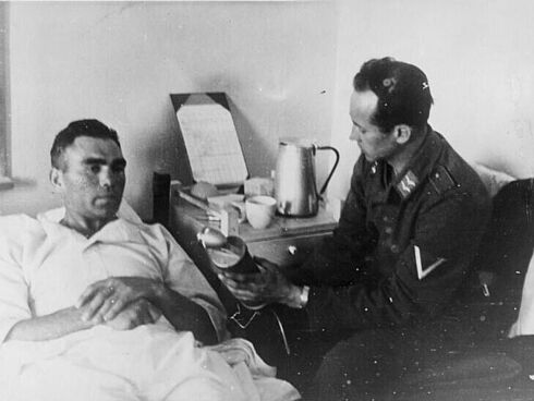 Max Schmeling in einem Athener Lazarett, 3. Juni 1941