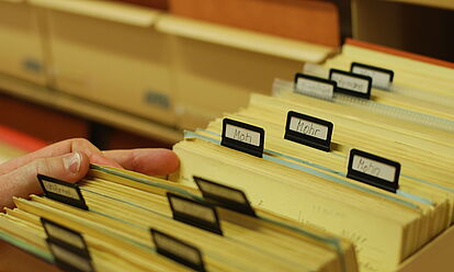 Millionen Karteikarten im Stasi-Unterlagen-Archiv sind der Schlüssel zu den Akten