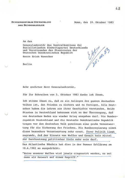 erste Seite eines maschinenschriftlichen Briefs von Helmut Kohl an Erich Honecker mit händisch unterstrichenen Passagen und dem Unterschriftskürzel von Erich Honecker