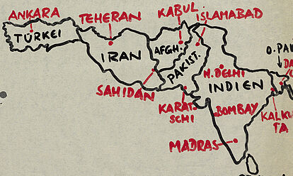 Handgezeichnete Karte, auf der die Länder Türkei, Iran, Afghanistan, Pakistan, Indien und das ehemalige Ost-Pakistan (heute Bangladesch) abgebildet sind. Auf der Karte sind einige wichtige Städte rot eingzeichnet.