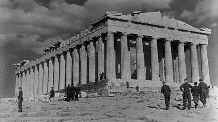 Deutsche Soldaten auf der Akropolis in Athen im April 1941
