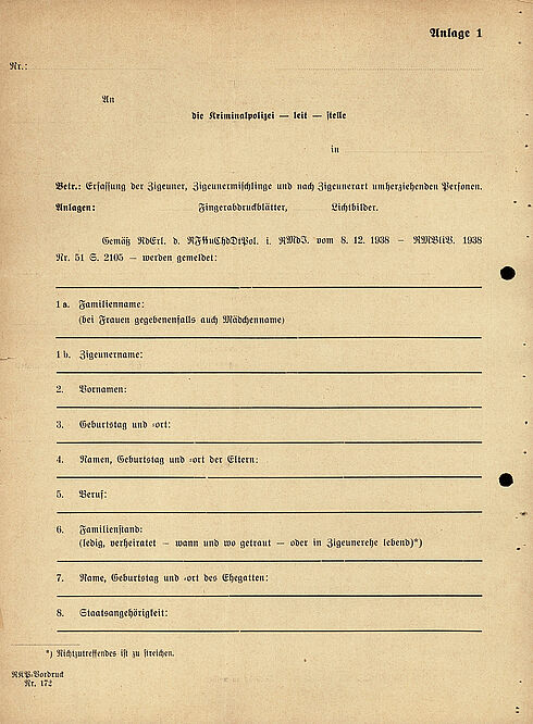 Blankoformular mit nummerierten Zeilen zum Eintragen von persönlichen Daten