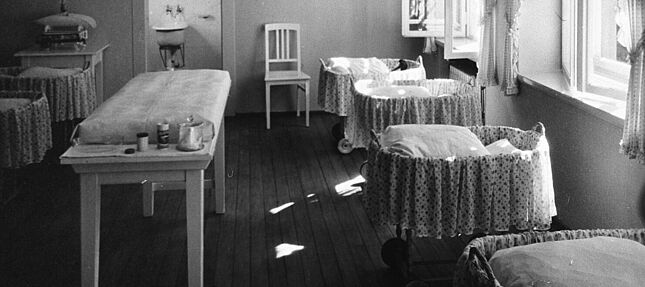 Säuglingszimmer in einem Lebensbornheim