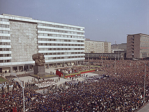 Enthüllung des Karl-Marx-Monuments in Karl-Marx-Stadt am 9. Oktober 1971