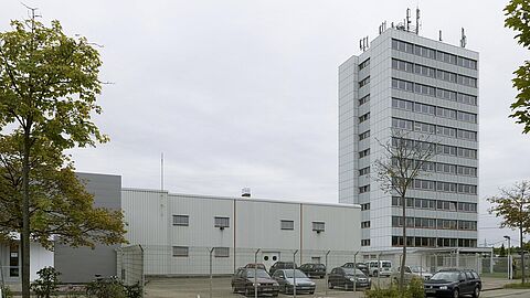 Außenansicht des Hochauses in Freiburg, wo sich das Militärarchiv des Bundesarchives befindet