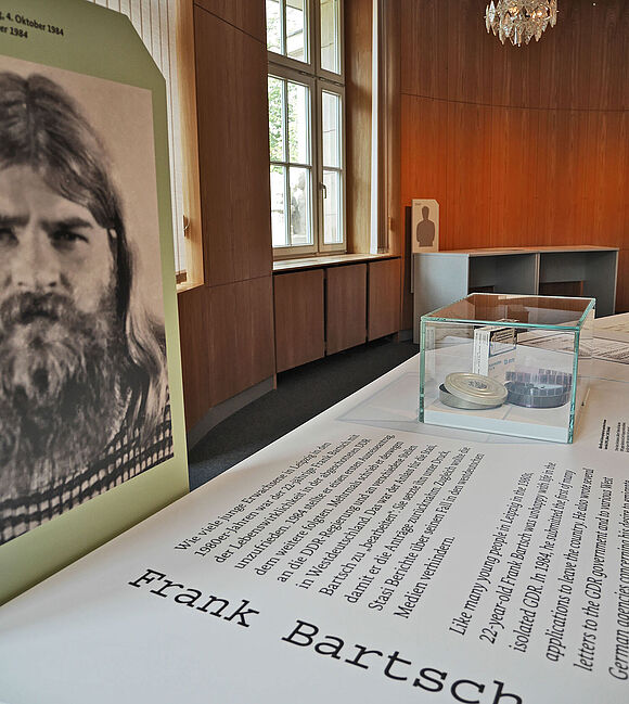 Ausstellungelement zu Frank Bartsch Ausstellungelement zu Frank Bartsch