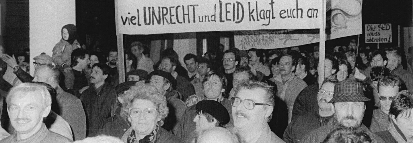 Besetzung der Zentrale des DDR-Staatssicherheitsdienstes in der Berliner Normannenstraße, 16.1.1990