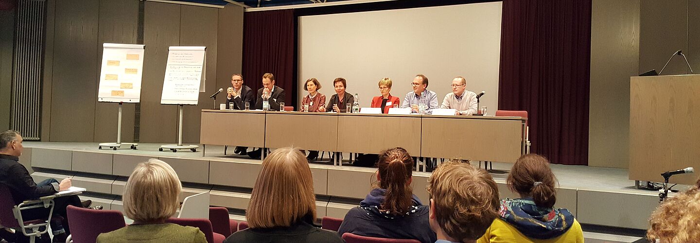 Workshop zur Überlieferungsbildung im Bundesarchiv in Koblenz, 29. November 2018 (vlnr: Dr. Herrmann, Dr. Ludwig, Frau Limberg, Dr. Hänger, Dr. Rödel, Dr. Plassmann, Dr. Buchholz)