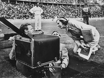 Leni Riefenstahl bei den Aufnahmen zum Olympia-Film im Olympiastadion Berlin
