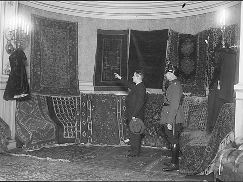 Ausstellung von Diebesgut im Polizeipräsidium von Berlin im Mai 1932 