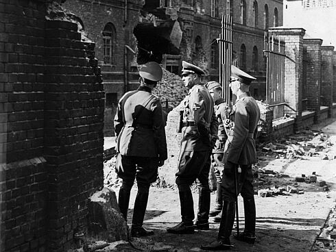 Die beschädigte „Polnische Post“ in Danzig nach der Einnahme der Wehrmacht