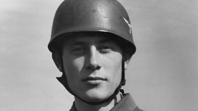 Porträtfoto Toni Schneiders in Fallschirmjäger-Uniform