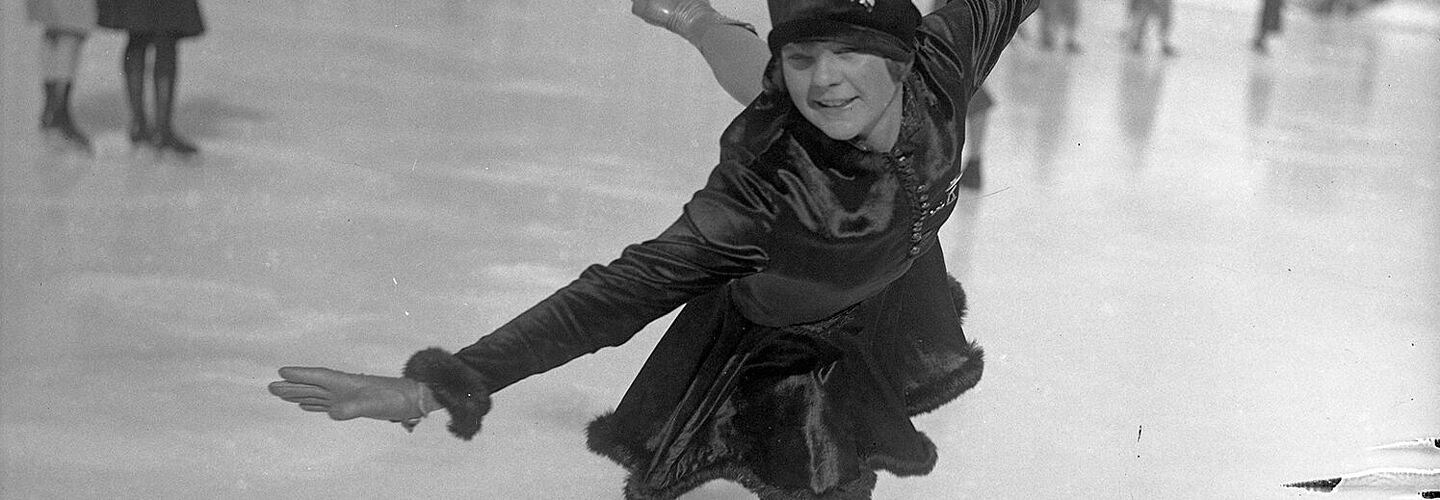 Schaulaufen der Eiskunstlauf-Olympiasiegerin Sonja Henie (1932/33 ca.)
