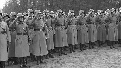 Vereidigung von Rekruten im Potsdamer Lustgarten im Jahr 1936