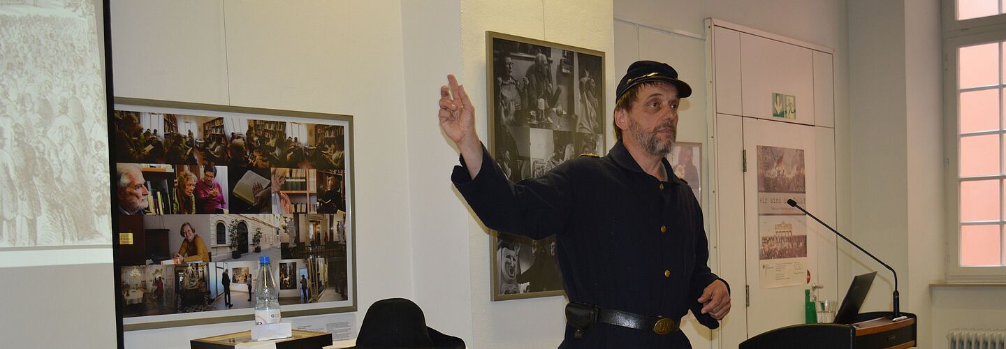 Bild von Prof. Dr. Wolfgang Hochbruck in der Uniform eines Unionssoldaten