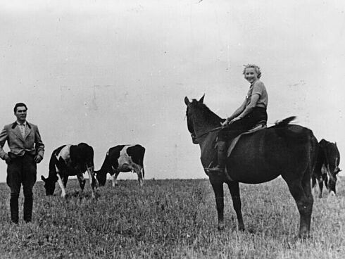 Max Schmeling und Anny Ondra auf ihrem Landgut in Ponickel bei Rummelsburg in Hinterpommern, 5. September 1938