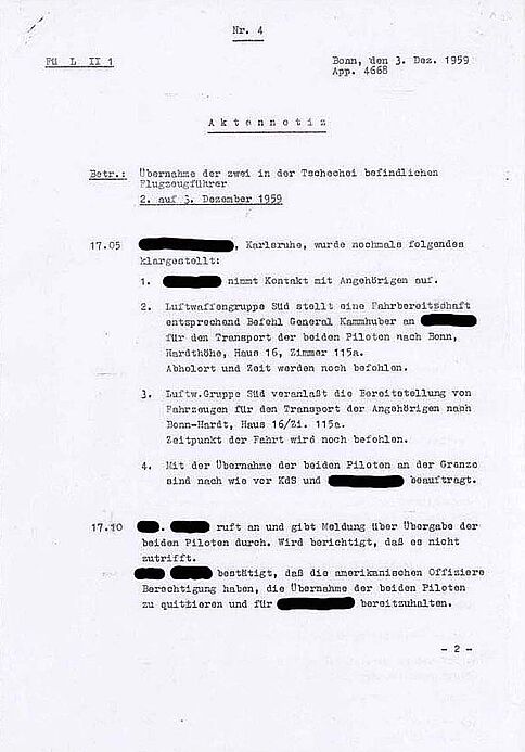 erste Seite einer maschinengeschriebenen Aktennotiz mit geschwärzten Personennamen sowie Zeitangaben und Informationen zu Telefonaten 