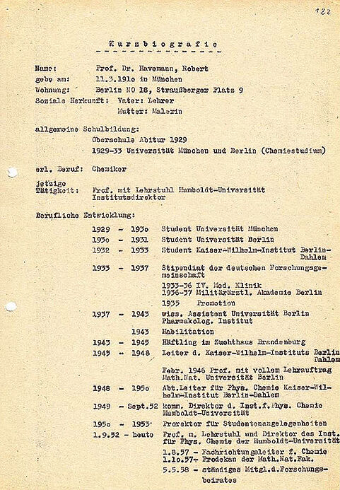 maschinengeschriebener Lebenslauf in tabellarischer Form