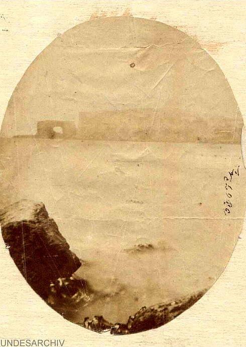 Fotografie des Torfelsens vor Port-Christmas