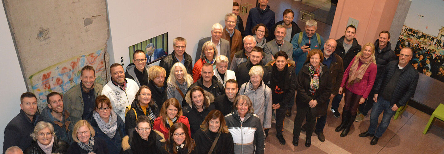 Gruppenbild vom Besuch der Mitarbeiterinnen und Mitarbeiter der Landesvertretung Baden-Württembergs in Rastatt, 30. Oktober 2019