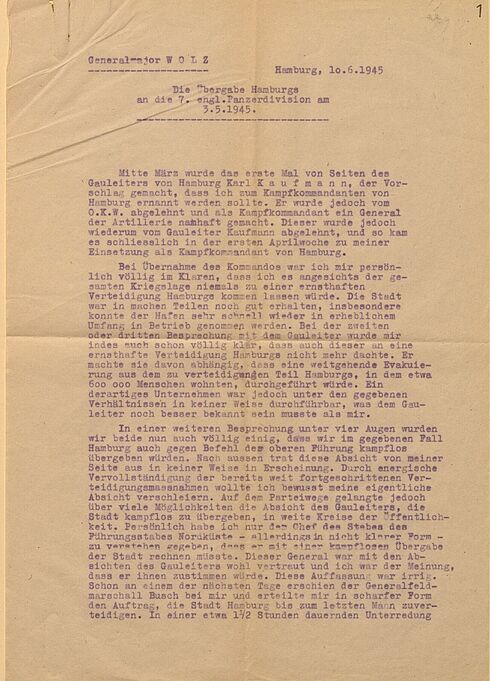 Erste maschinengeschriebene Seite des Berichts zur Übergabe Hamburgs von Generalmajor Alwin Wolz