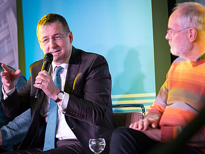 Podiumsdiskussion am 15. Januar 2025 David Gill und Martin Montag, zwei zentrale Akteure der Stasi-Auflösung, tauschen sich über ihre Erfahrungen und Perspektiven aus.