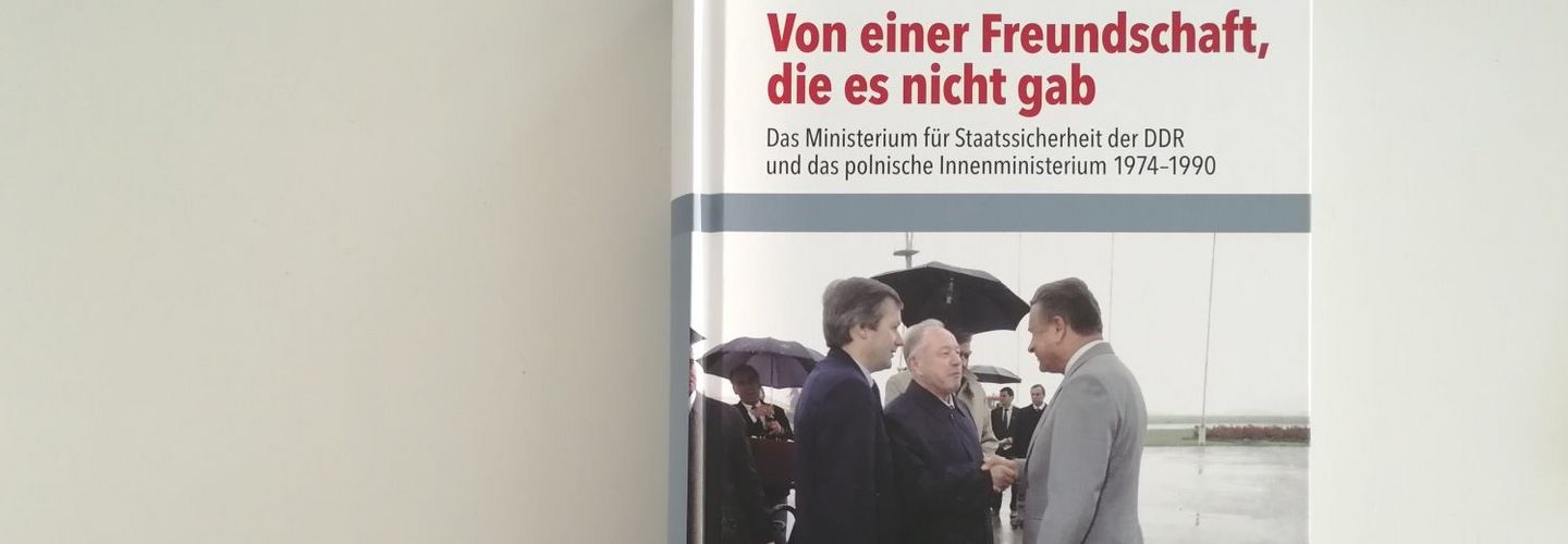 Vorderseite der Publikation 'Von einer Freundschaft, die es nicht gab' von Tytus Jaskułowski