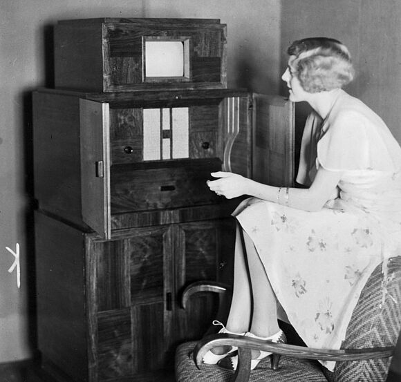 Kombinierter Fernseh- und Rundfunkempfänger der Firma Telefunken&nbsp;(1933)