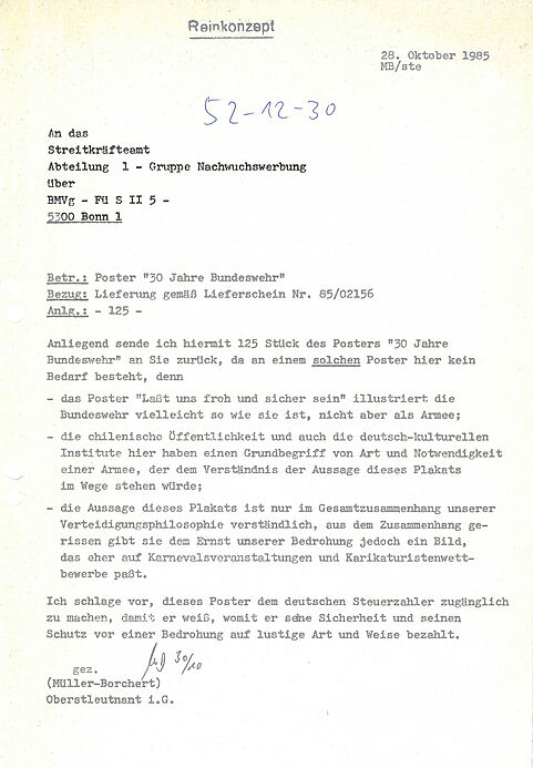 maschinenschriftlicher Brief an das Streitkräfteamt mit handschriftlich ergänzten Zahlen und Daten