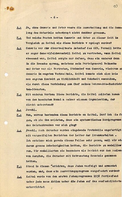 Abgebildet ist ein Auszug aus dem Sitzungsprotokoll vom 26. April 1946 zur Vernehmung von Hans Bernd Gisevius durch Robert H. Jackson während des Nürnberger Prozesses.