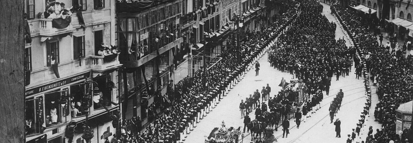 Blick auf den Trauerzug in Triest, 1914