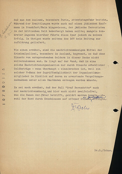 Maschinengeschriebenes Dokument mit handschriftlichen Korrekturen und Ergänzungen sowie einer Unterschrift