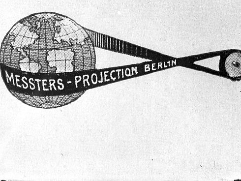 Logo der Messter-Film GmbH. Das Logo zeigt eine Erdkugel, die von einer Filmrolle gedreht wird.