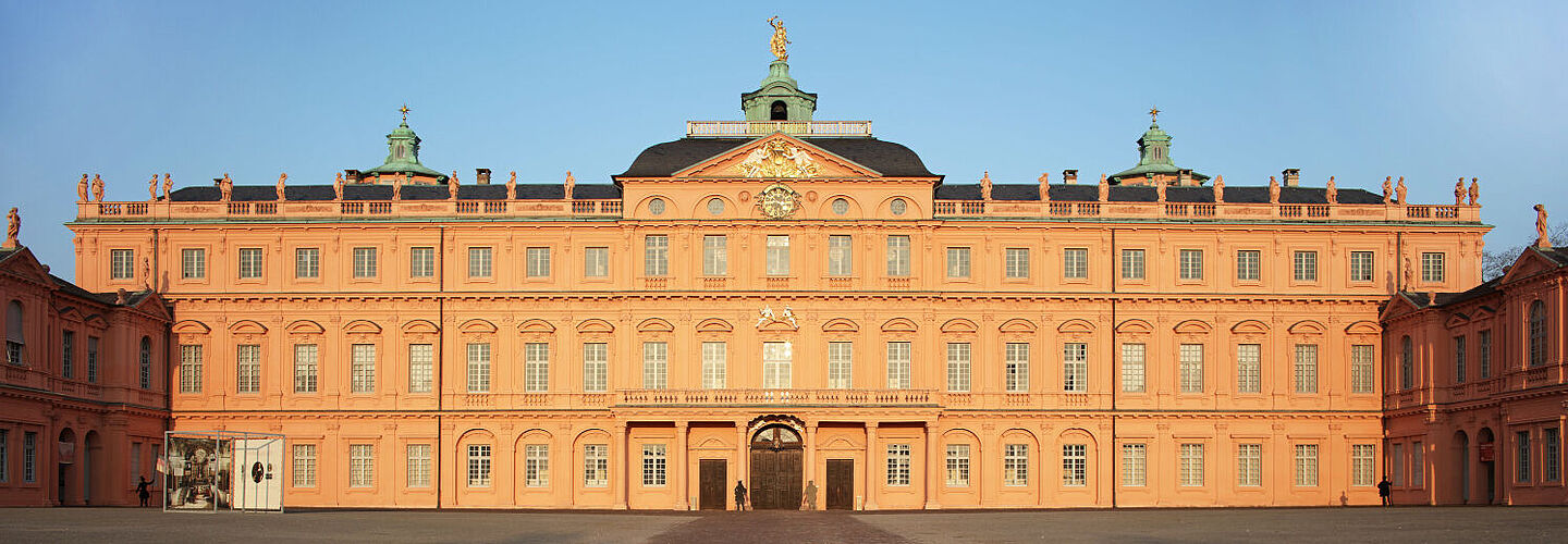 Außenansicht des Hauptflügels des Rastatter Schlosses, Ort der Erinnerungsstätte des Bundesarchivs