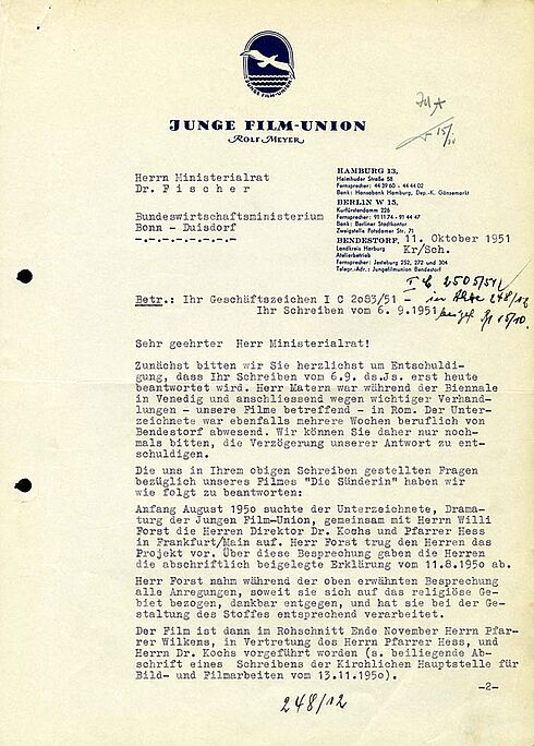 Schreiben der Jungen Film-Union an das Bundesministerium für Wirtschaft zum Ablauf des Freigabe-Prozesses und zum Verbot des Films „Die Sünderin“ (Seite 1), 11. Oktober 1951 Offizielles Briefpapier mit Firmenlogo, Maschinentext sowie handschriftlichen Behördenvermerken