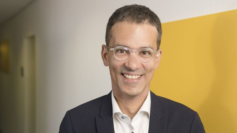 Portrait des Direktors Kommunikation Dr. Robin Mishra
