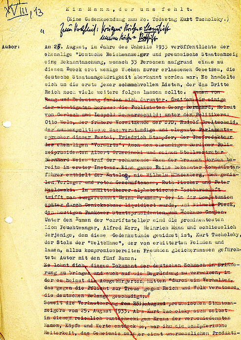 maschinengeschriebener Text mit handschriftlichem Vermerk und mit rotem Stift gestrichenen Absätzen