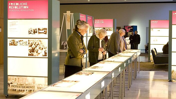 Wanderausstellung des BStU 'Feind ist, wer anders denkt'