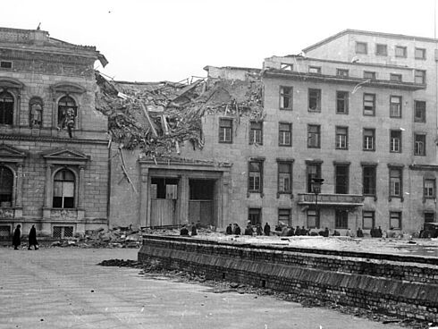 Bombenschäden am Gebäude der Reichskanzlei, März 1945