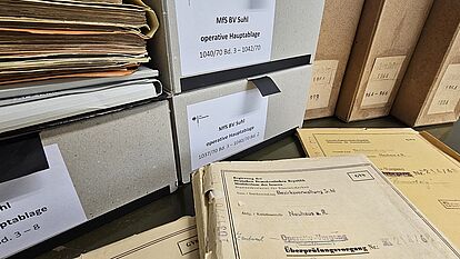 Präsentation von beispielhaften Stasi-Unterlagen der Bezirksverwaltung für Staatssicherheit Suhl, hier der Operativ-Vorgang 'Rennsteig'