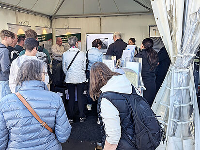Das Stand des Bundesarchivs beim Tag der Deutschen Einheit 2025 in Saarbrücken